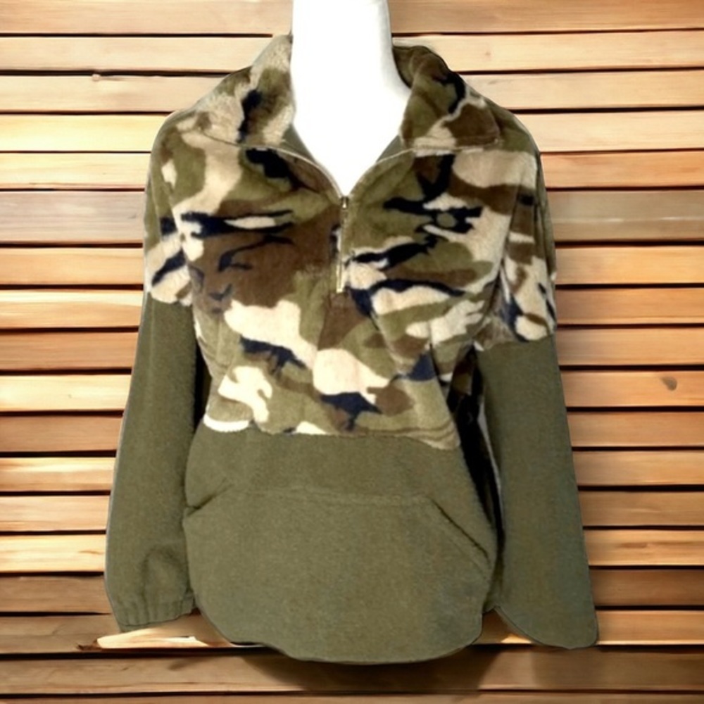 ENTRO - Women’s Green Camouflage Fleece | Quarter Zip | Pockets | Size Small